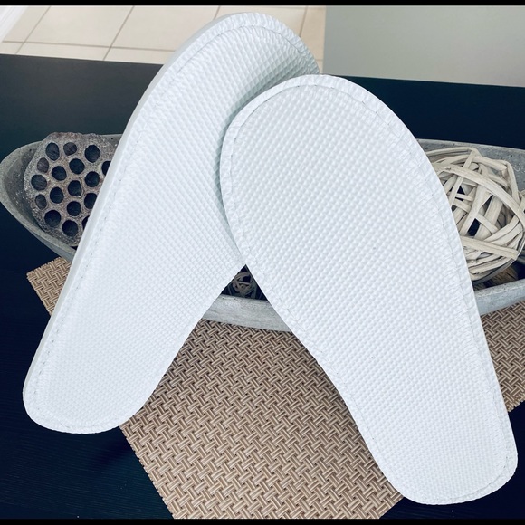 Close-Toe Hotel Collection Spa Slippers 1-pack - Picture 2 of 3